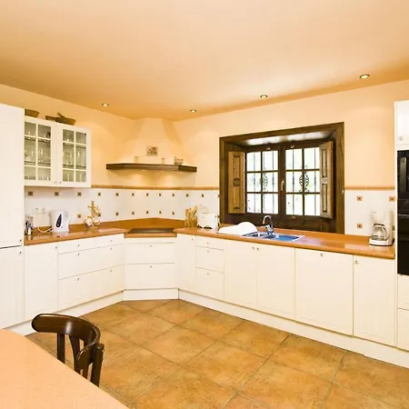Willa Puerto Del Carmen Sleeps 8 Pool Air Con Wifi