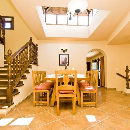 Willa Puerto Del Carmen Sleeps 8 Pool Air Con Wifi Puerto del Carmen (Lanzarote)