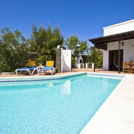 Puerto Del Carmen Sleeps 8 Pool Air Con Wifi Villa